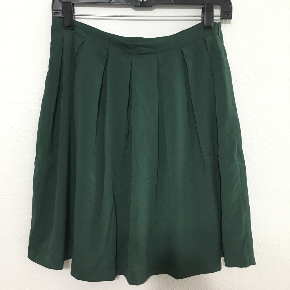 NWOT Forest Green Pleated Skirt